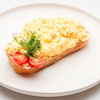 Тост Скрэмбл