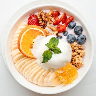 Гранола с йогуртом