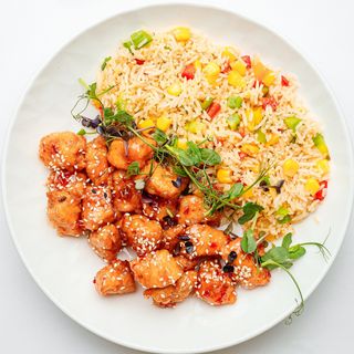 Курица в кисло-сладком соусе  с овощами и басмати рис