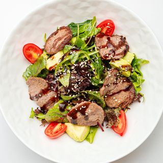 Теплый салат с говяжьей  вырезкой
