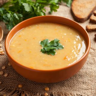 Гороховый суп-пюре с копченостями