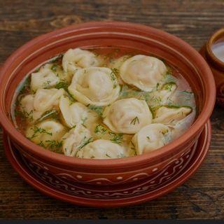 Пельмени с бульоном