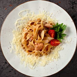 Феттучини с семгой