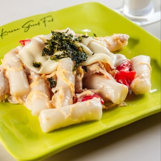 Токпокки сливочном соусе