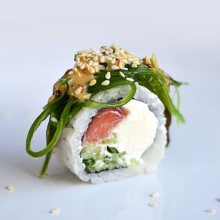 Чука ролл с лососем (260г)