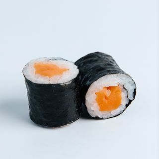 Маки ролл с лососем (230г)