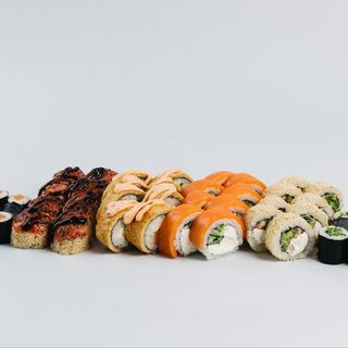 Сет Сидим дома