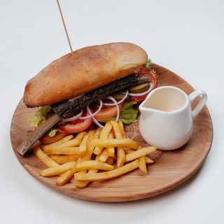 Қабырға Бургер ірімшікпен