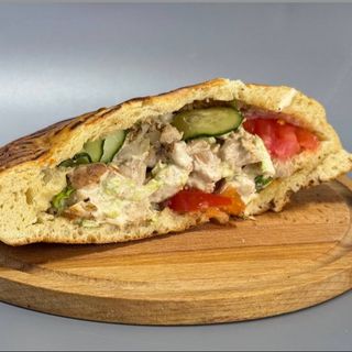 Донер в лепешке куриный