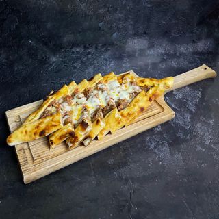 Пиде с фаршем и сыром
