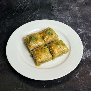 Пахлава с орехами