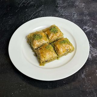 Пахлава с фисташками