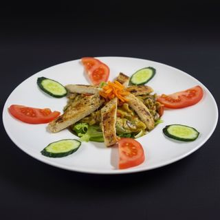 Теплый салат от шефа (куриный)