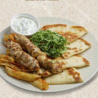 Большая порция Гирос -куриные шашлычки