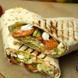 Донер из лаваша с креветками