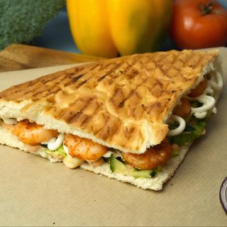 Донер немецкий в лепешке с креветками