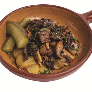 Жареный картофель по-домашнему с говядиной и грибами (240гр)