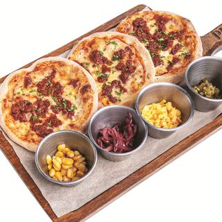 Ассорти мини пицц с мясной начинкой (10*3cm)