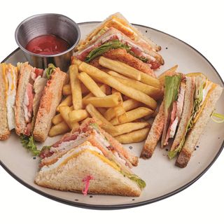 Комбо клаб-сэндвич с курицей (350гр)