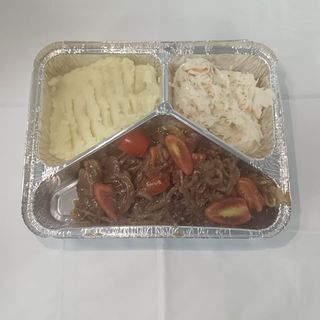 Филе уточки по восточному с пряным соусом.