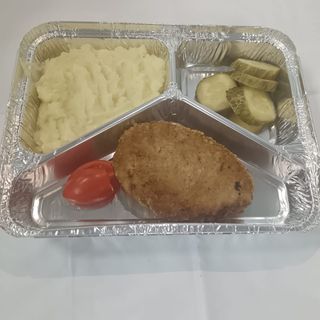 Курина котлетка с грибочками и сыром в панировке.