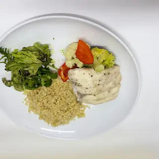 Судак на пару с булгуром и овощами