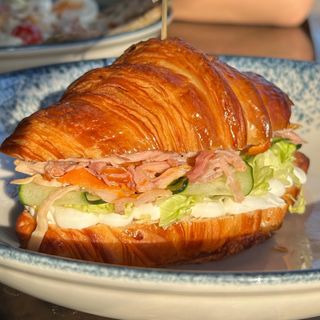 Круассан с индейкой
