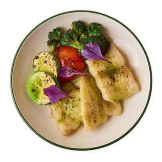 Пангасиус запеченый с овощами (300г)