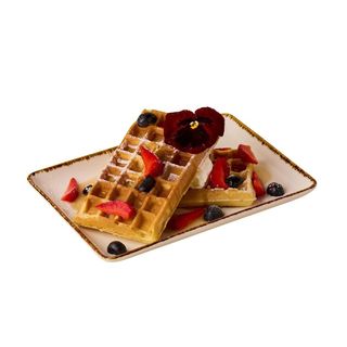 Бельгийские вафли с кремчизом и кленовым сиропом (200г)