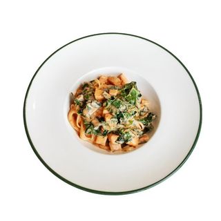 Лингвини с лососем в сливочном соусе и шпинатом (350)