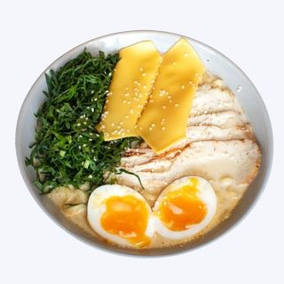 Рамен сырный с курицей (450г)