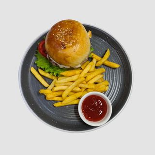 Бургер с говядиной и фри (300г)