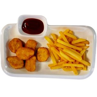 Куриные наггетсы с фри