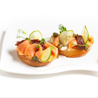 Брускетта с лососем и кремом Чиз (200г)