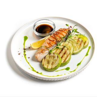 Филе Судака с бланшированными овощами (260г)