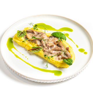 Бефстроганов с гарниром на выбор (300г)