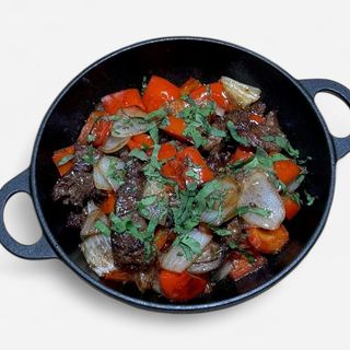 Говядина с овощами  те бян ни ру