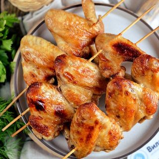 Шашлык из куриных крылышек (110г)