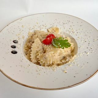 Фарфале с сыром и грибами