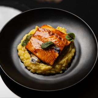 Лосось терияки с грибным гратеном