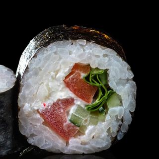 Ролл с тунцом