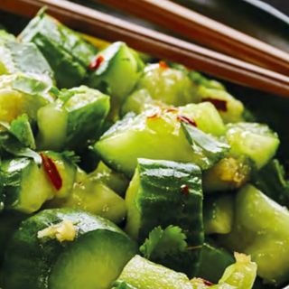 Салат из битых огурцов