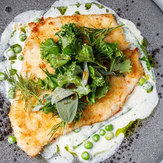 Шницель из индейки с шалфеем и травами