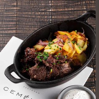 Тушенка с жареной картошкой (450г)