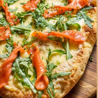 Пицца с лососем и шпинатом(400гр)