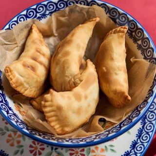 Чебуреки с брынзой и зеленью