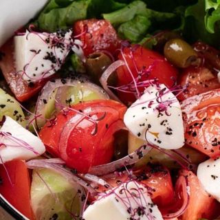 Свежий салат с моцареллой(190гр)