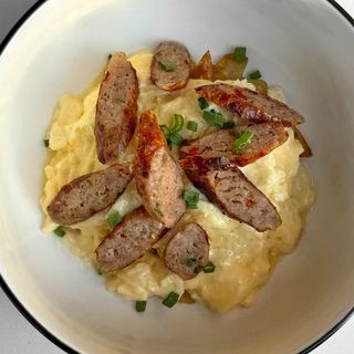 Жаренный картофель с колбасками(380гр)