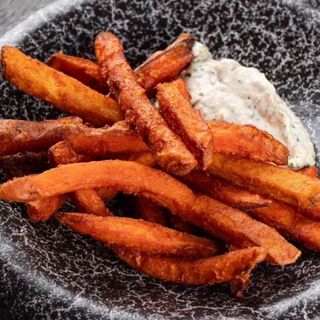 Батат с соусом ремулад