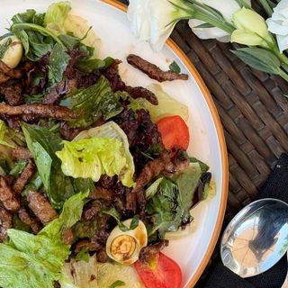 Теплый салат с телятиной